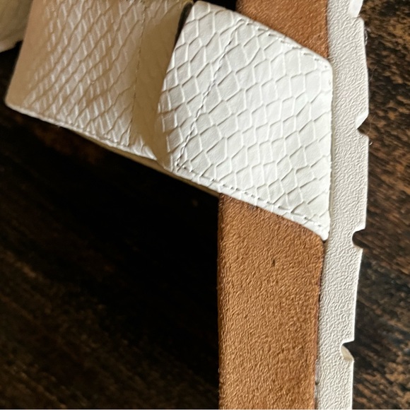 Cliffs by White Mountain White Stripe Sandals  Size 10 - Picture 8 of 8